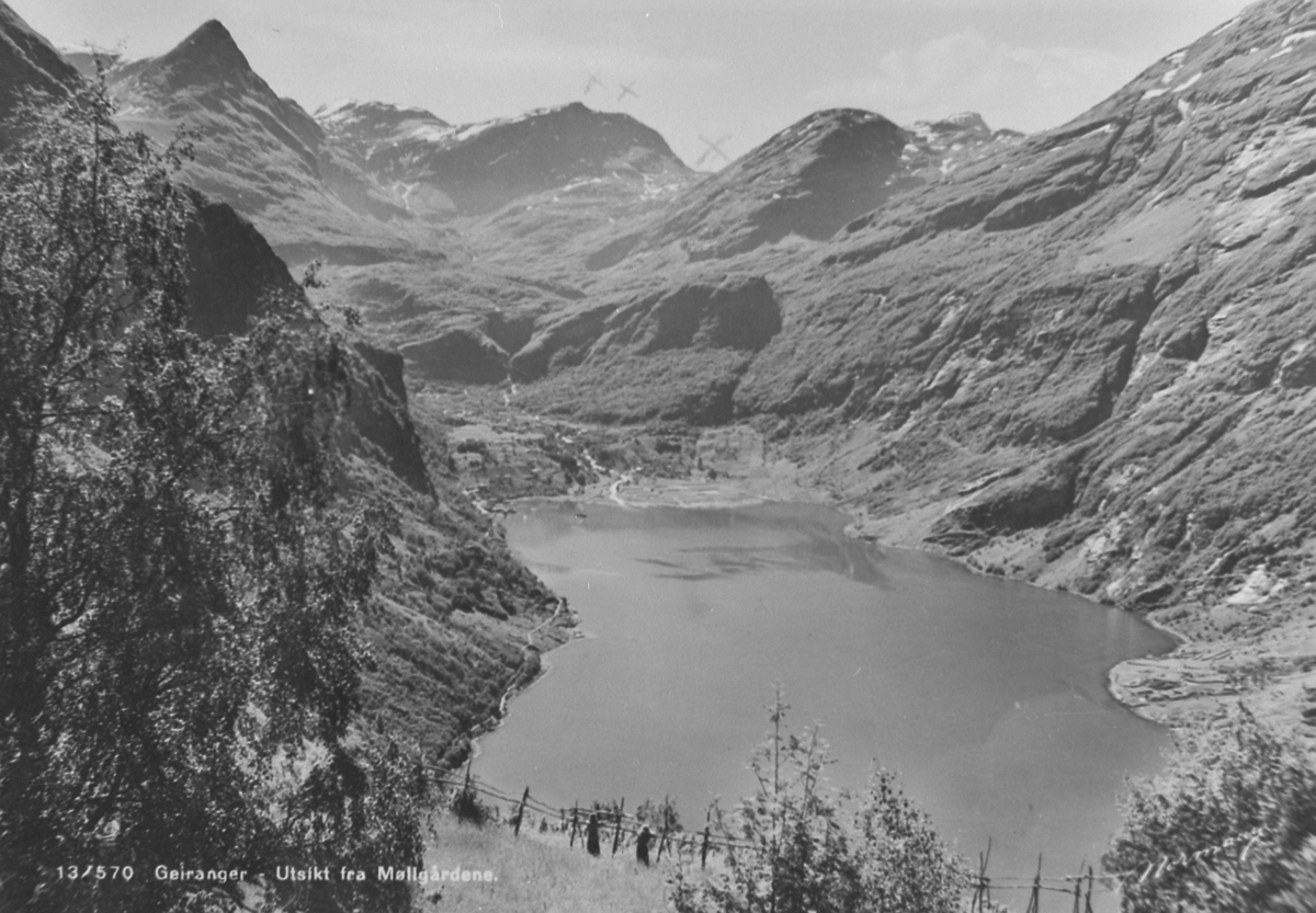 Utsikt over Geirangerfjorden fra Møllgårdene (kopi)