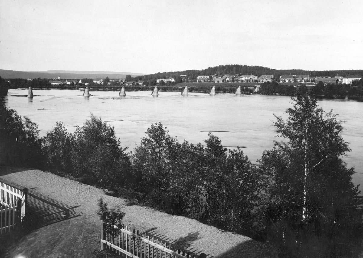 Gamlebrua, Leiret