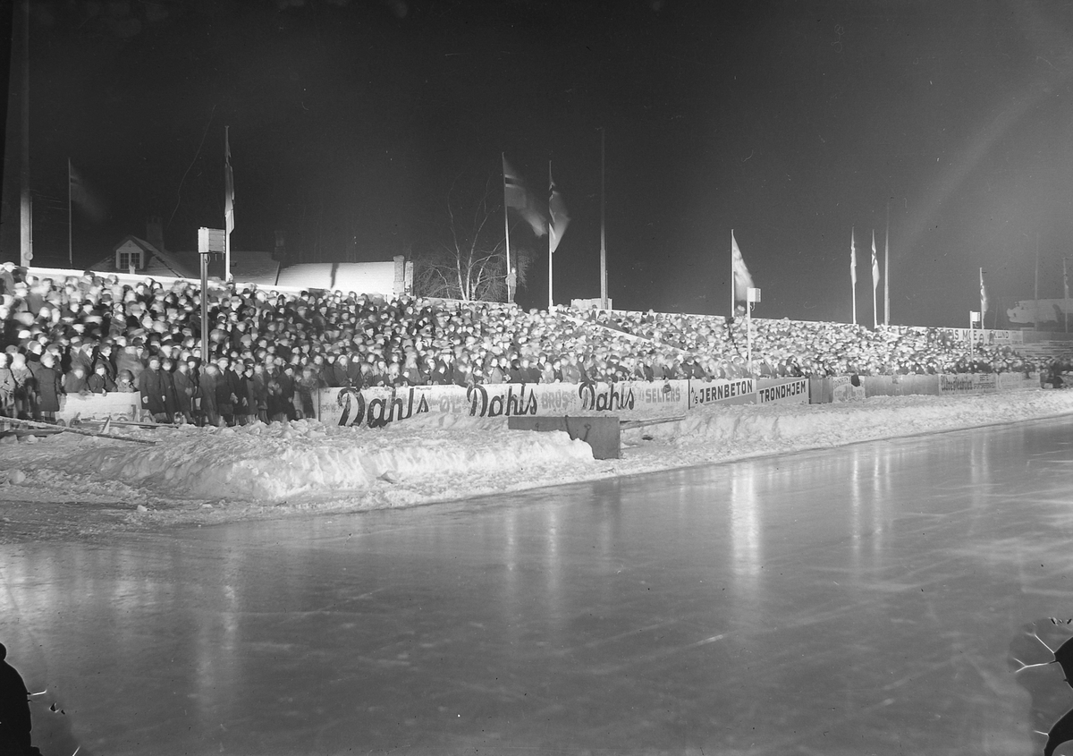 Fra ildfesten for Sonja Henie på Stadion