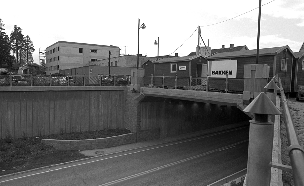 Fra Lokket, Tunnel
