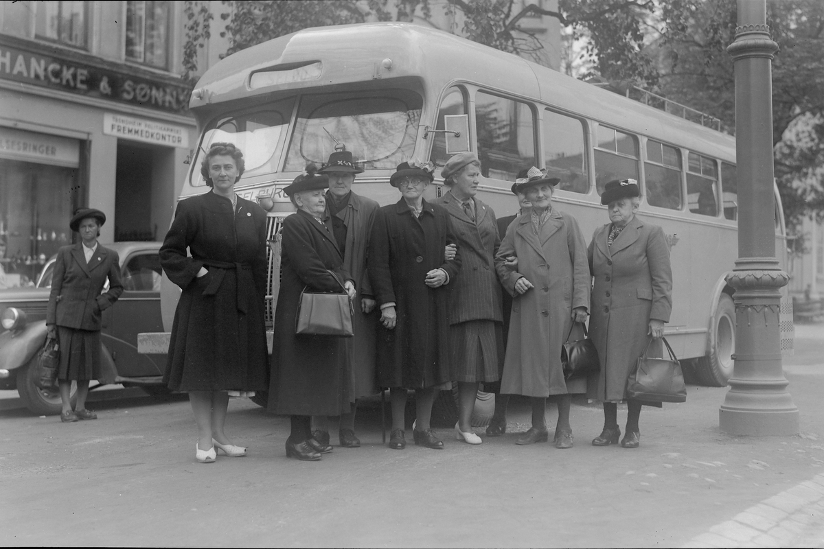 Slitne husmødre på busstur til Selbu