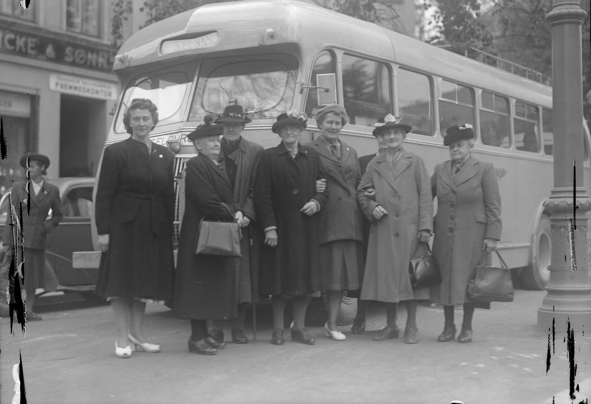 Slitne husmødre på busstur til Selbu