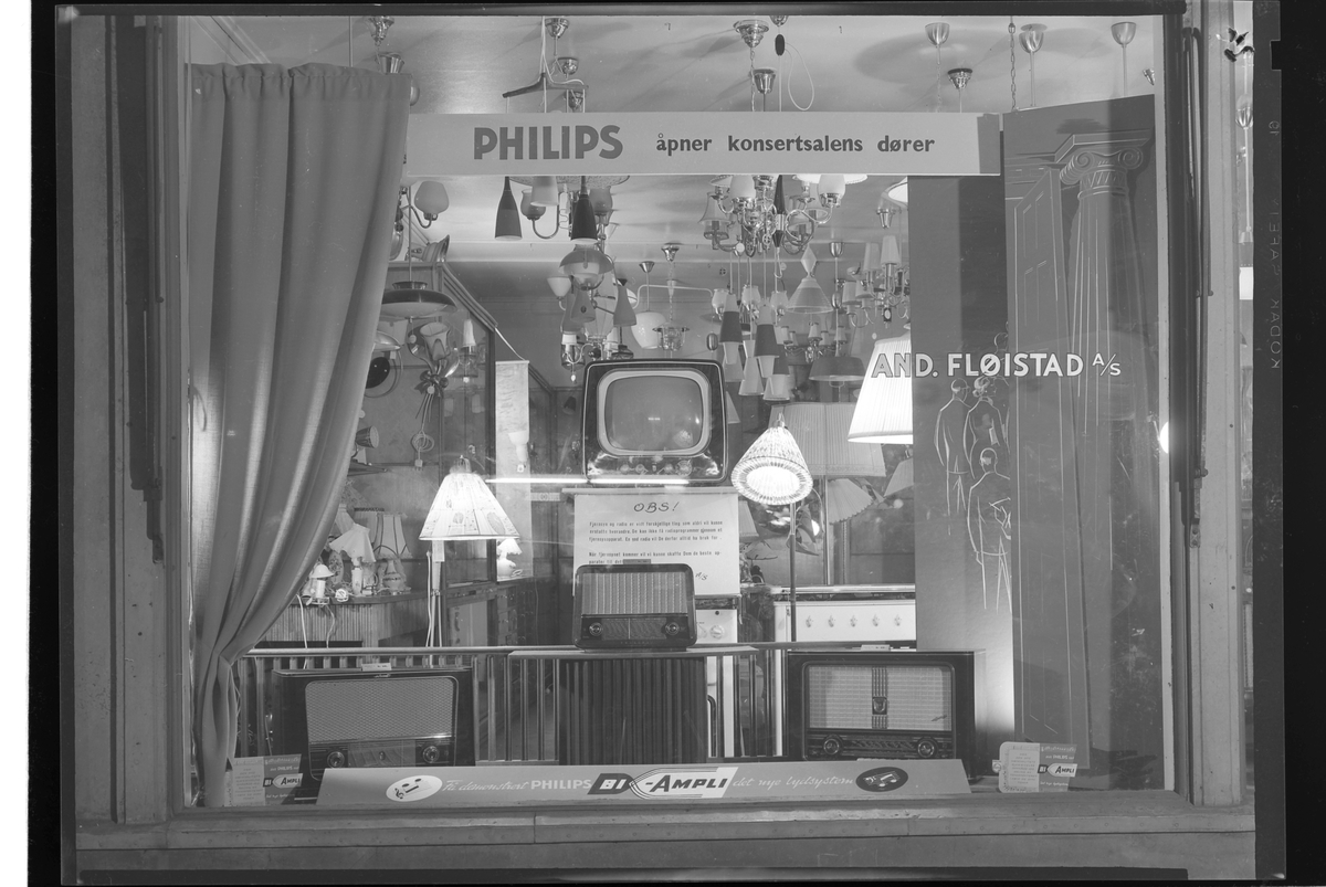 Radiomessen 1956 - vindusutstilling hos And. Fløistad A/S