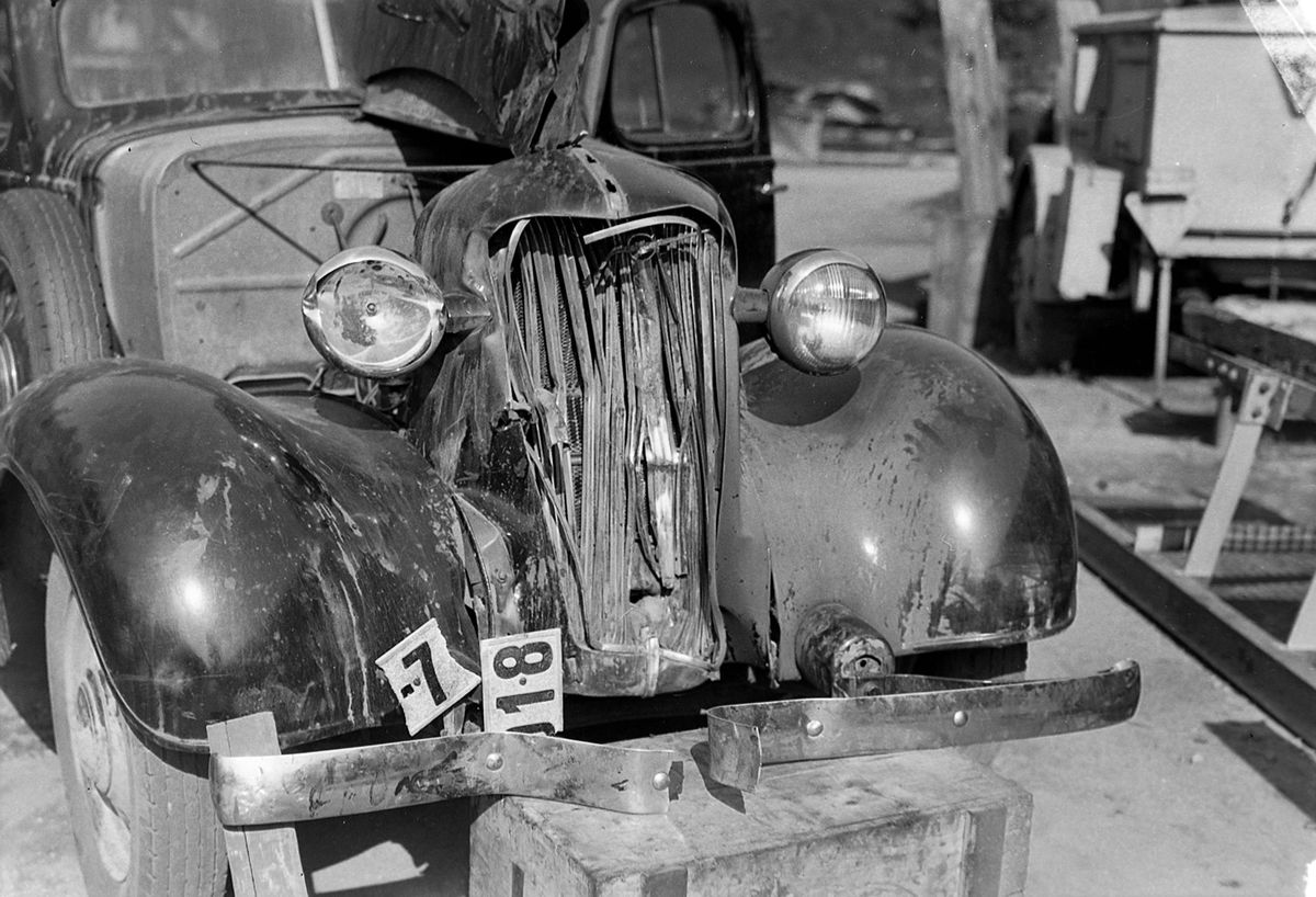 Statens Veivesen - ramponert bil