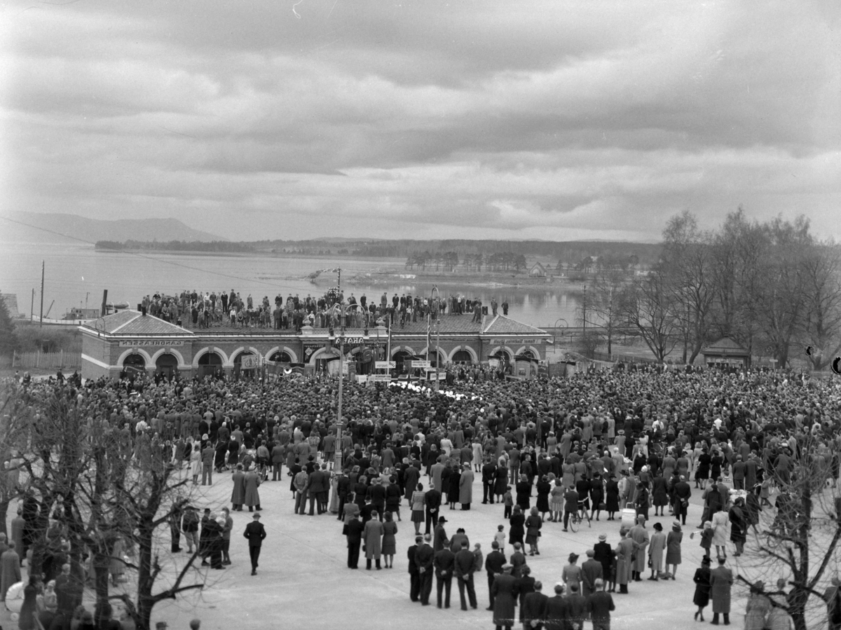Hamar, Østre Torg, Stortorget, 17. mai 1946,