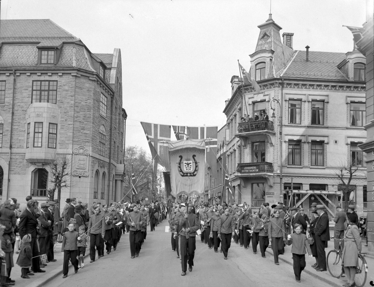 Hamar, 17. mai 1949, Hamar by 100 år, byjubileet 1949, barnetog,