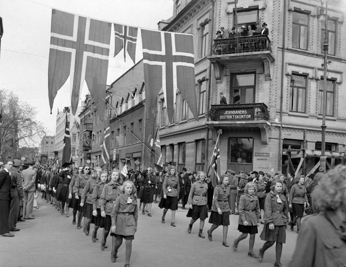Hamar, 17. mai 1949, Hamar by 100 år, byjubileet 1949, barnetog,