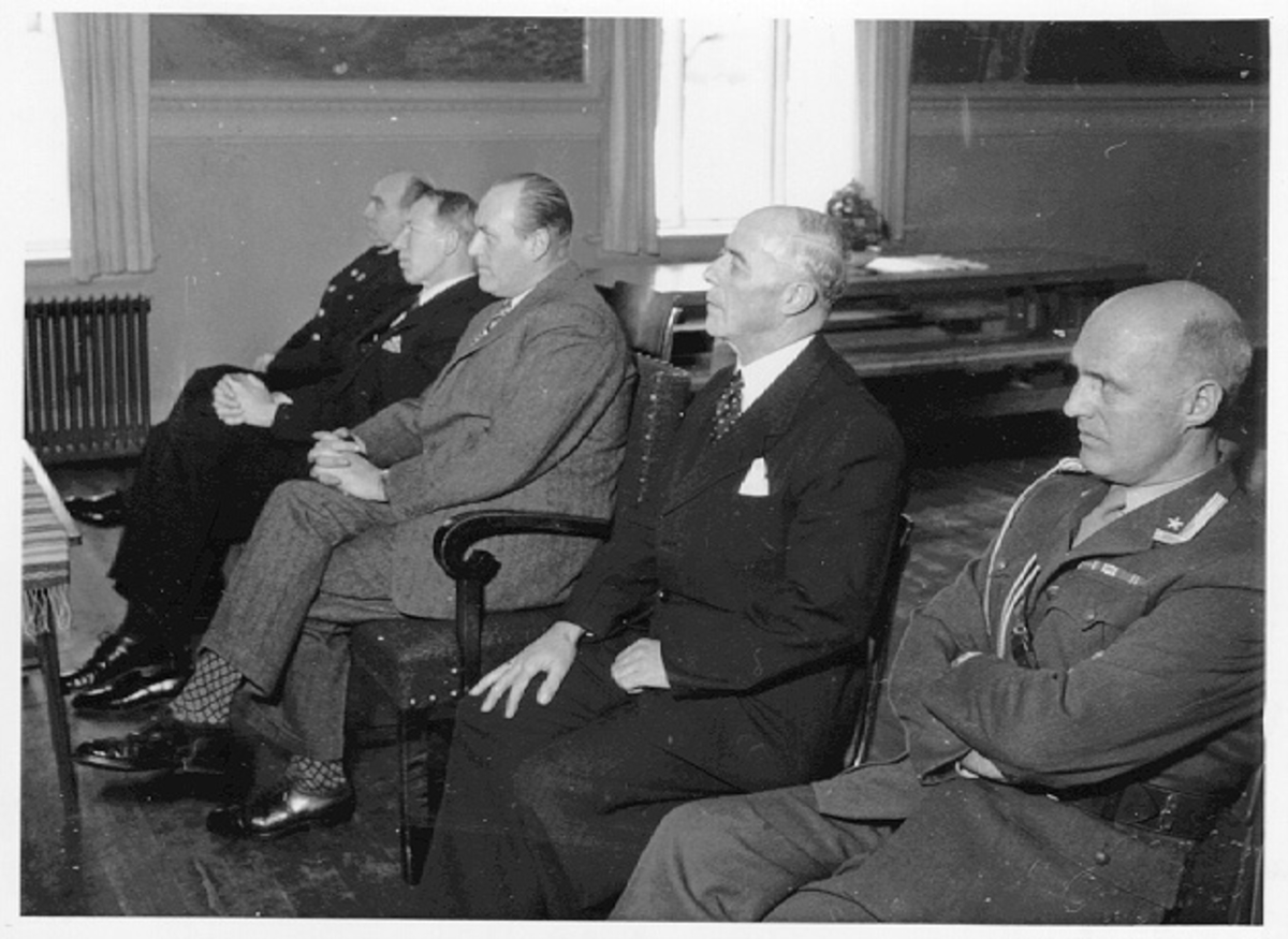 Kronprins, major, rektor, politimester, fylkesmann