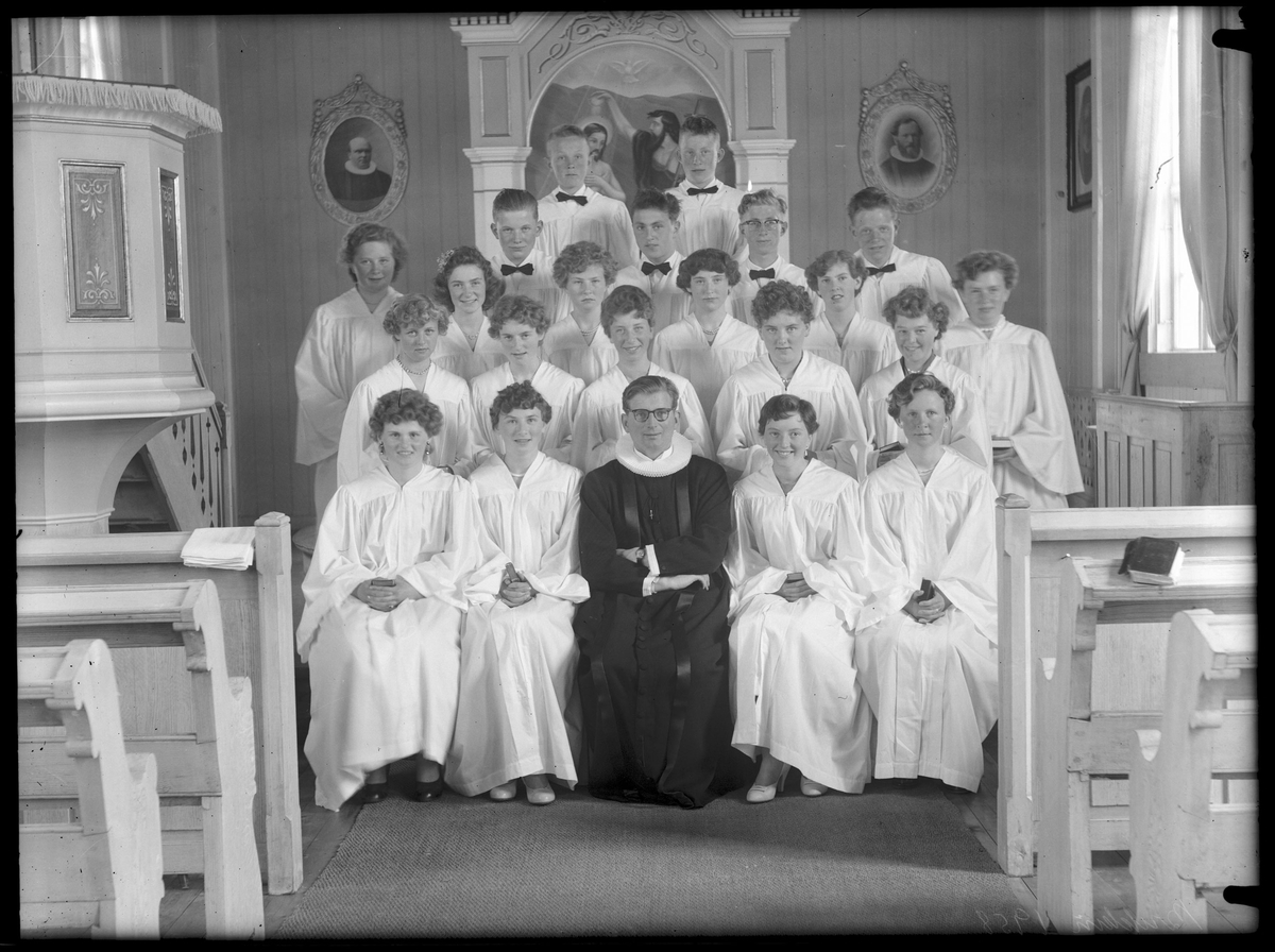 Konfirmanter i Brekken kirke 1958