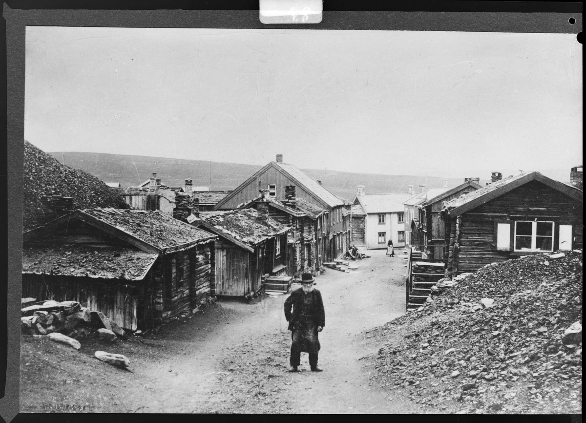 Gateparti fra Sleggveien, Røros