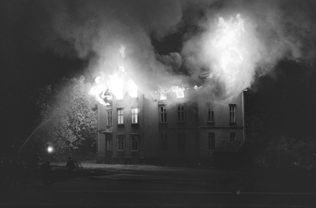 Brann på Lundemo i Moelven. 09. 10-1970