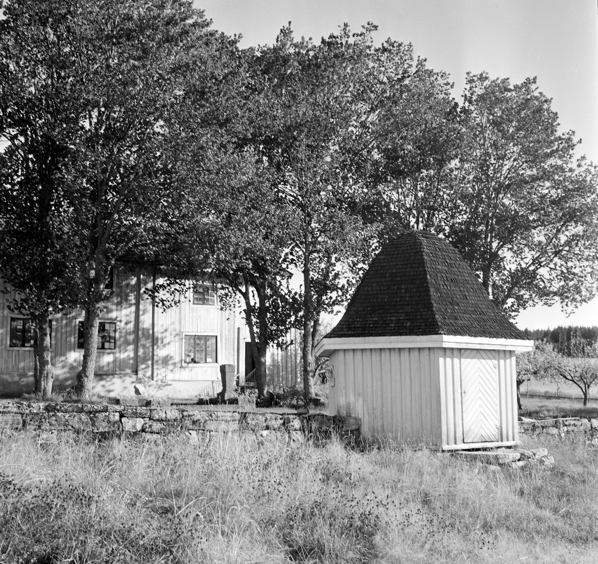 Samsal gård i Ringsaker. Brønnhus. 