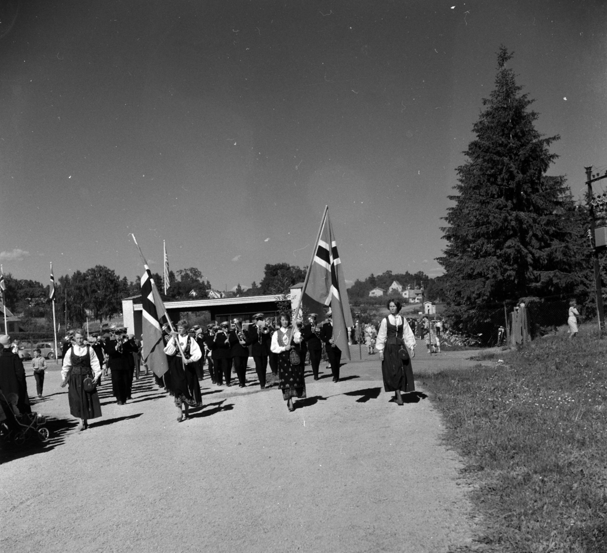 HEDMARKSMUSEET, DOMKIRKEODDEN, OPPTOG, UTFLYTTERSTEVNET?
