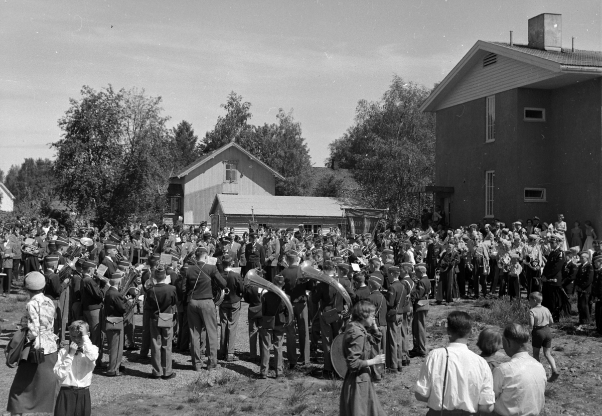 GUTTEMUSIKKSTEVNE I LØTEN 1957. 