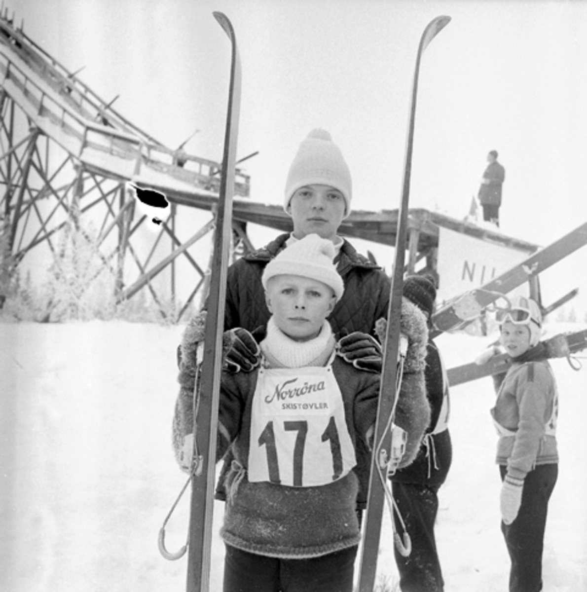 Arne J. Nommerstad, Ottestad.