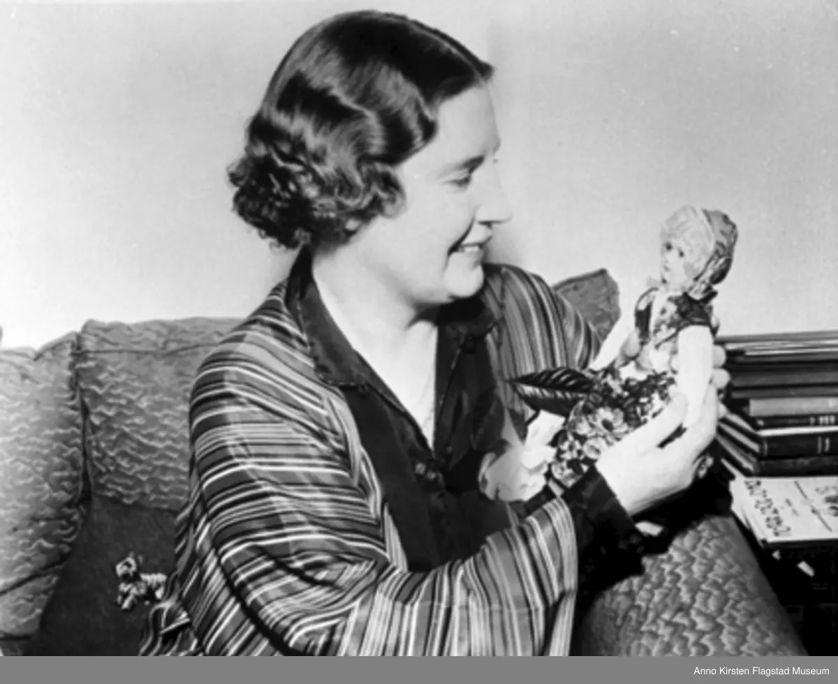 Kirsten Flagstad på sitt hotellrom i New York 1938. Kirsten Flagstad in her hotel in New York 1938. 