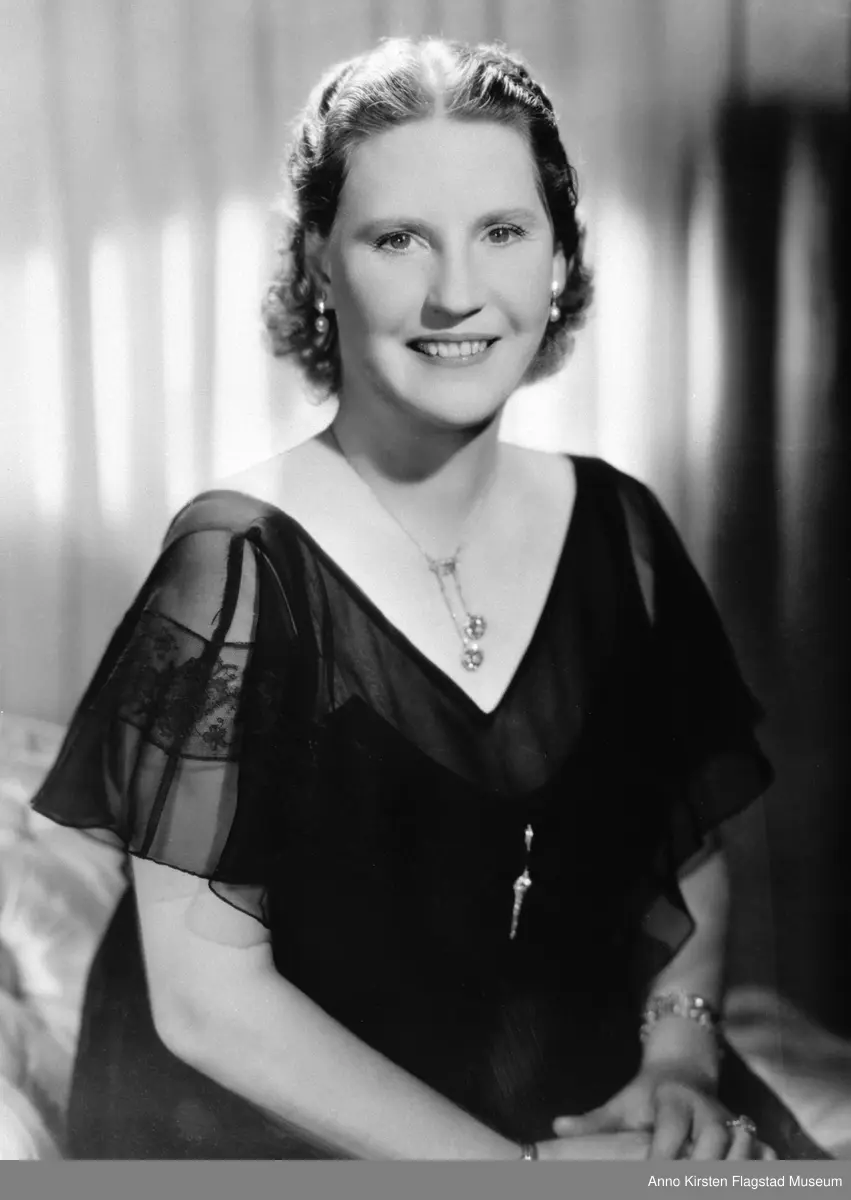 Kirsten Flagstad. Portrett Paramount Studios november 1937. Kirsten Flagstad. Portrait Paramount Studios November 1937. 