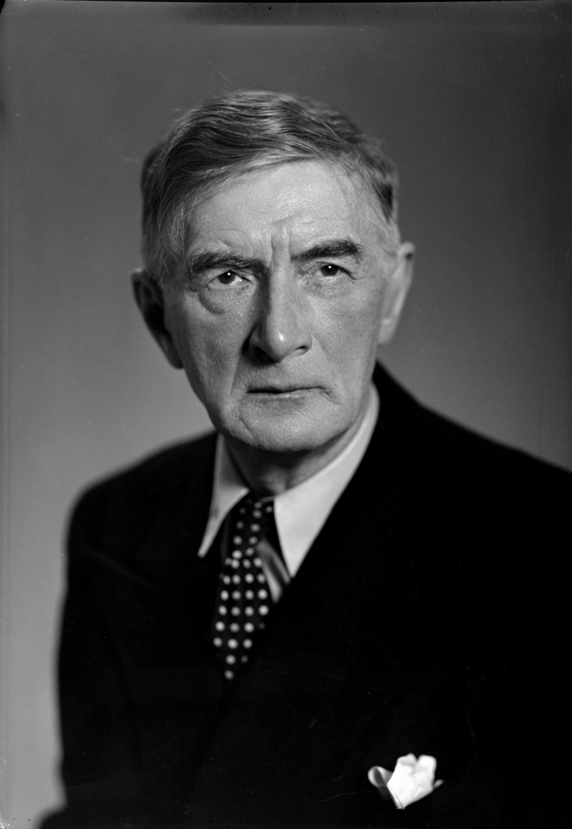 Forfatter Johan Falkberget (1879-1967), på Hamar i 1942.