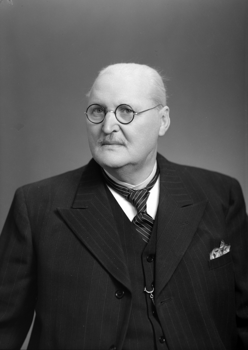 Gullsmedmester K. O. Liberg. Hamar. 