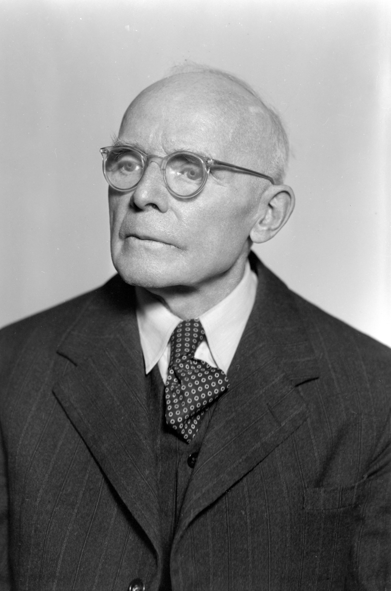 Hamar, Portrett tannlege Per Glorvigen (1880-1954), praksis i Parkgata 2,