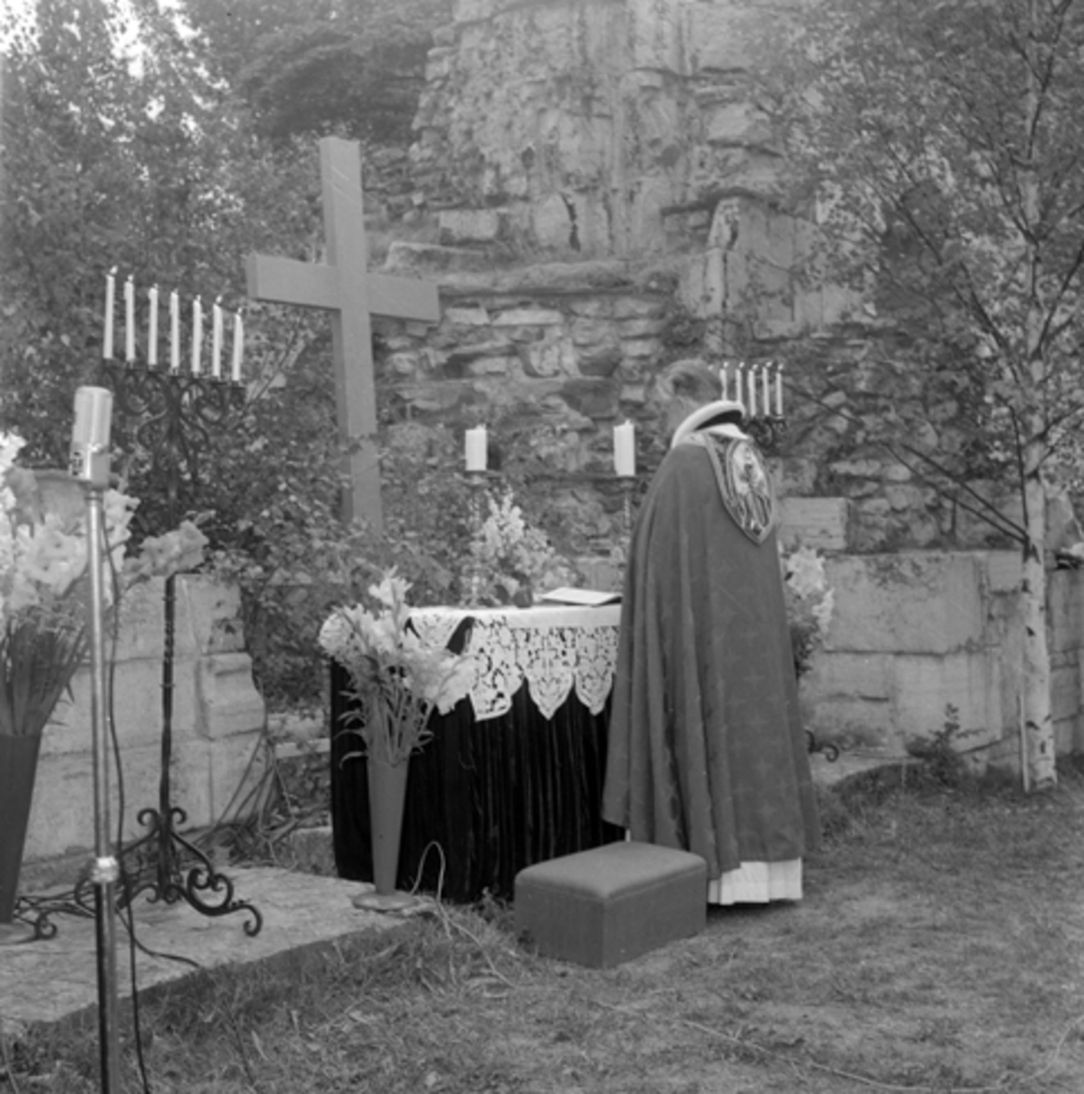 Hamar, Domkirkeodden, Domkirkeruinen, Hamardagen 1955, Hamar bispestol 800 år, festgudstjeneste, biskop Kristian Schjelderup,