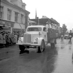Hamardagen 1956, opptog, Strandgata, lastebil D-3044. Hamar 