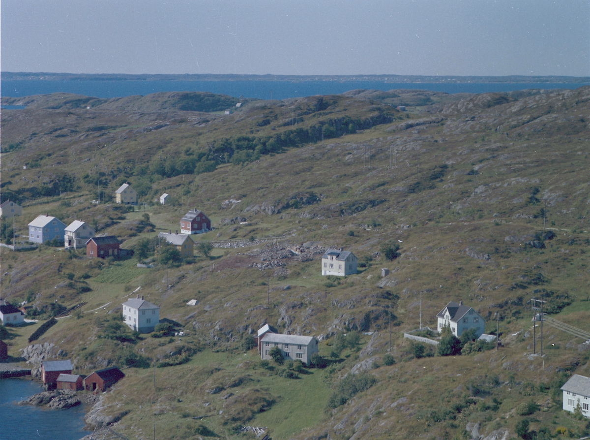 Eiendommer ved Knarrlagsundet