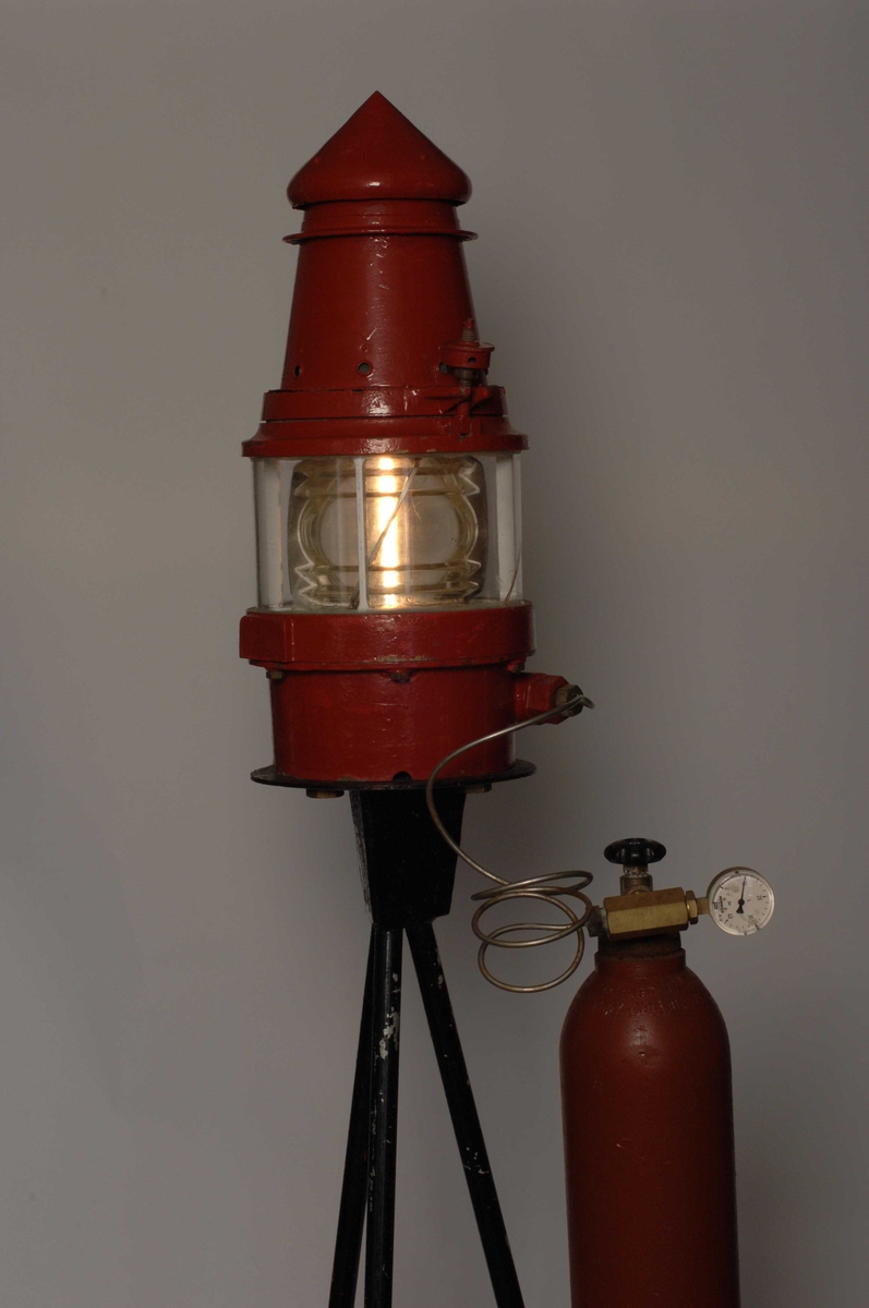 Aga gasslanterne med lys. Aga klippapparat og lys frå acetylengass