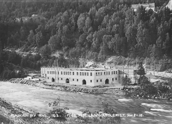 Rjukan by anl. 123. Fjôs for landhandleriet. 31-8-15.