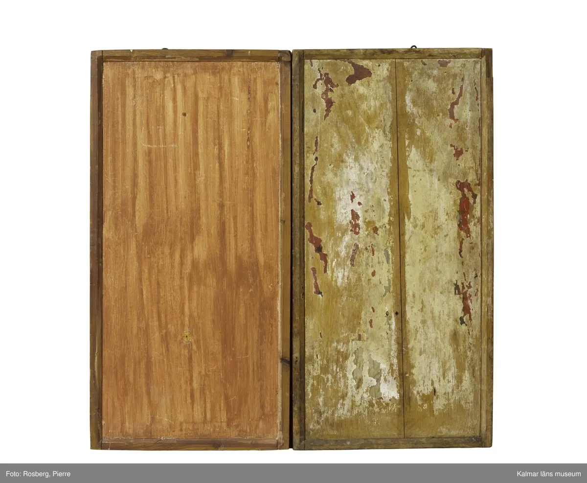 KLM 39477. Altarskåp. Av ek. Triptyk med bemålning och förgyllning. I korpus finns tre skulpturer, i mitten Sankt Olof flankerad av apostlarna Petrus och Paulus. Varje dörr är avsedd för två reliefer placerade i nischer över varandra, en av relieferna är den heliga Birgitta. Skåpets vänstra dörr är rekonstruerad. En relief saknas i den vänstra dörren. Den högra dörren har på utsidan rester av bemålning, rött och grått med små svarta stjärnor. Hela skåpet är konserverat vid ett par tillfällen.