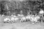 4. skvadronens bivack vid Simsjön under sommarmarschen 1929. Utspisning som övervakas av skvadronsadjutanten fanjunkare C-G Sjöblom.