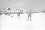 Skidtävling 1929 med start och mål söder om K 3 kasern, observera de långa stavarna.