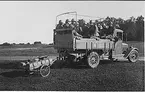 1930 - talet. Motorburen trupp med kulspruta m/14 i släpkärra (Kavalleriförsöken 1932).