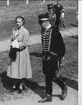 1933 - 1951. Ryttartävlingarna i Skövde 1951. Prinsessan Sibylla och överste Bergenstråhle. I bakgrunden ryttmästare Claes von Essen.