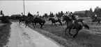 Nedanstående kavalleriofficerare avlade officersexamen på Karlberg 1923 och gick därefter ridskolan på Strömsholm 1924-25. Carl-Axel Stackelberg K 1, Sven Littorin K 3, Nils Frost K 4, Sven Axel Torén K 5, Carl Otto Smith K 6, Erik Wikland K 6. Jaktritt.