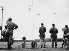 Fallskärmsjägarskolan i Karlsborg 1956.Instruktörerna övervakar.