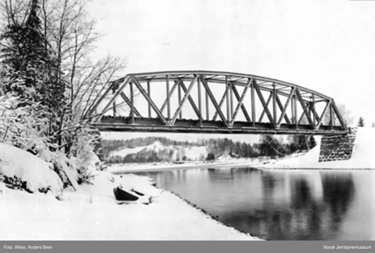 Bru over Randselva ved Hval