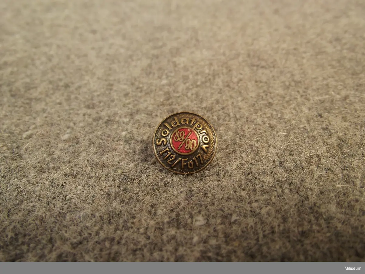 Diverse soldatprovsmärken tagna av Petter Möller, Jönköping.
5 st soldatprovsmärken, samt 1st jubileumsmärke till Nijmegenmedaljen.
- Soldatprov I 12/Fo 17 88/89
- Soldatprov I 12/Fo 17 89/90 
- Soldatprov I 11/Fo 16-18 90/91
- Soldatprov I 12/Fo 17 90/91  
- Soldatprov I 12/Fo 17 91/92
- Nijmegenmarschen 75 år.