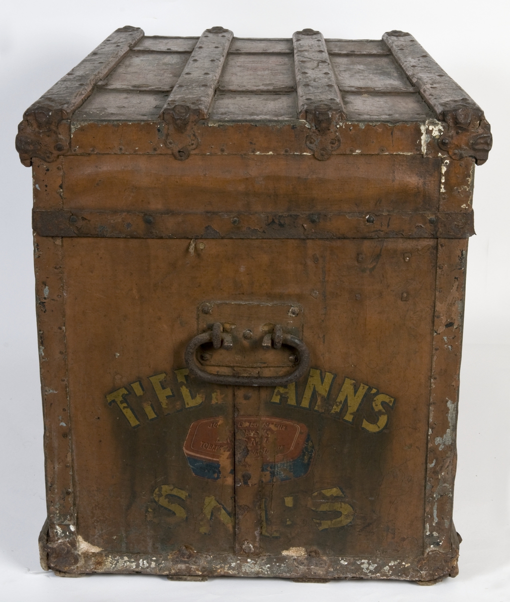 Salgskiste for Tiedemanns snus og karvet blad.