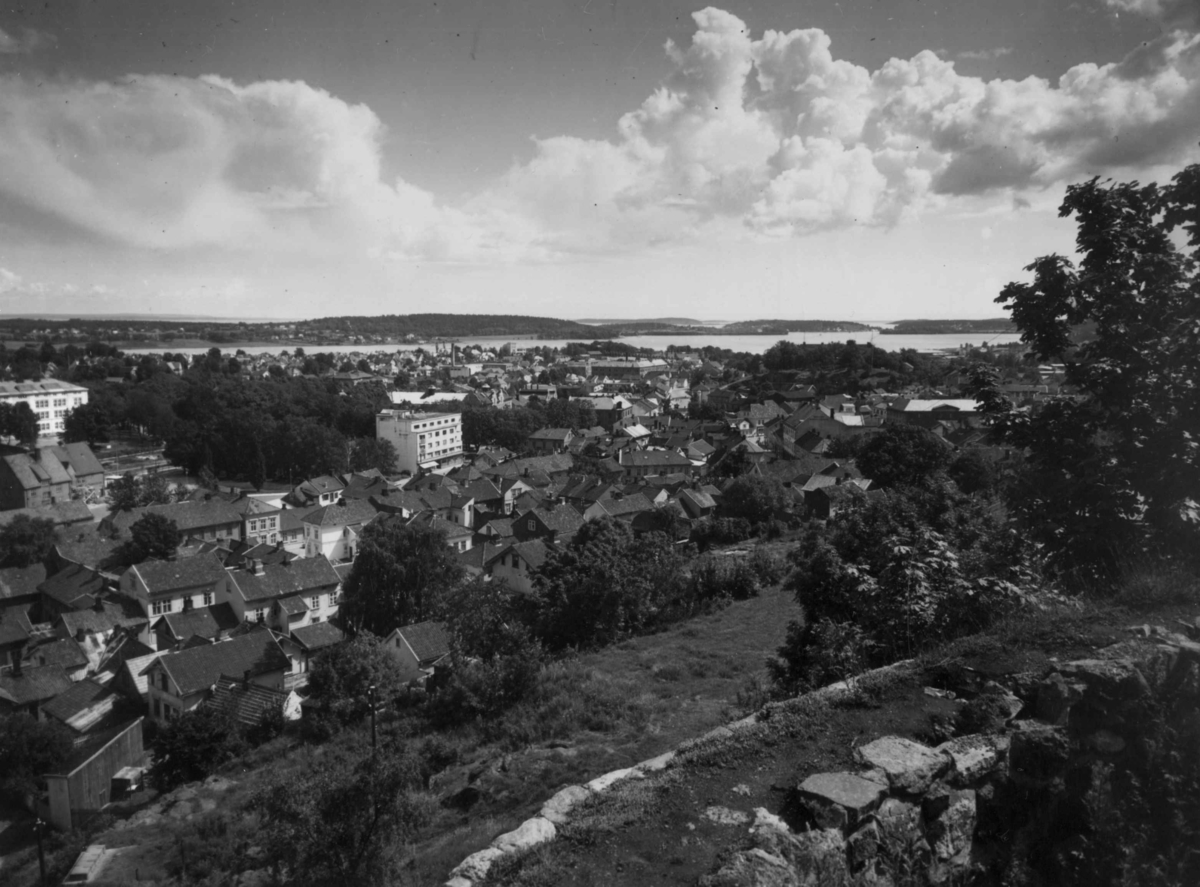 Drakt, Fra Slottsfjellet, mot Jernbanest., Oversiktsbilde