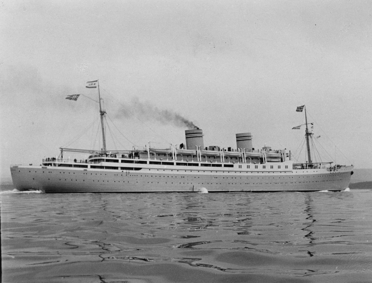 Turistskip. Den Norske Amerikalinjes M/S Oslofjord.