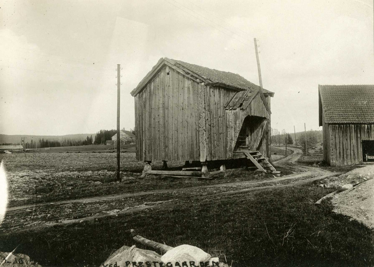 Lille Hov, Trøgstad, Østfold. Bu.