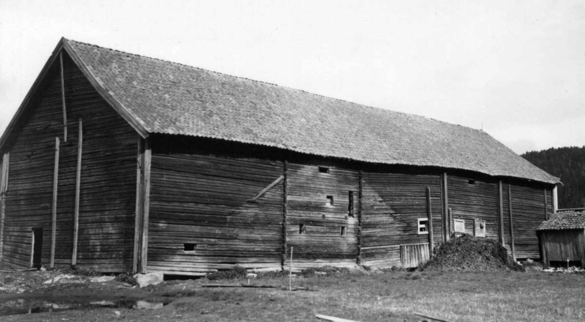 Garsvik, Aurskog-Høland, Akershus 1946. Låve. Nå på Norsk Folkemuseum.