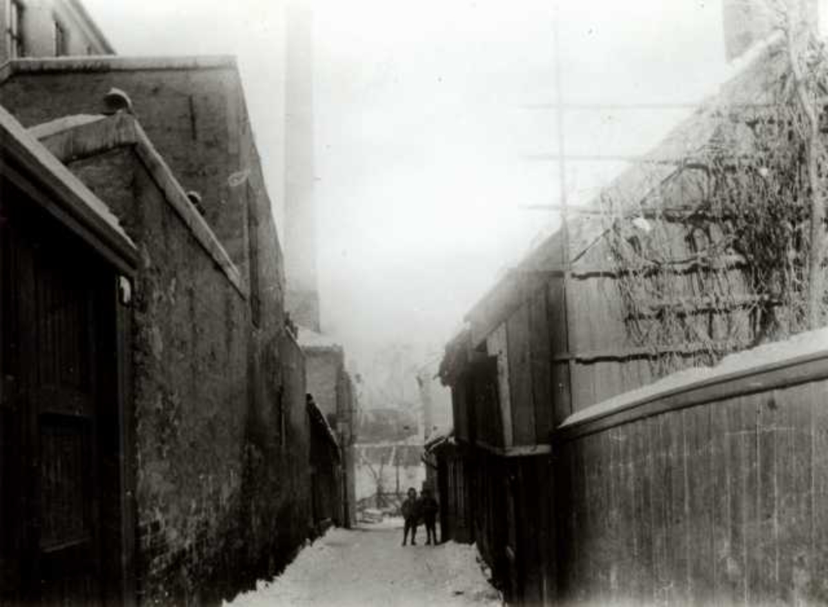 Smalgangen, Oslo. Ant. 1920-årene. Fra boliginspektør Nanna Brochs boligundersøkelser i Oslo 1920-årene.
