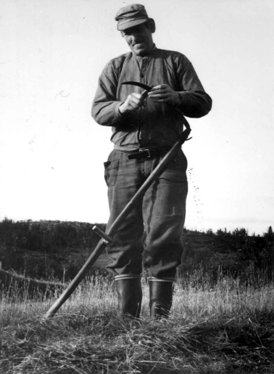 Bryning av ljå, stølsarbeid og -stell