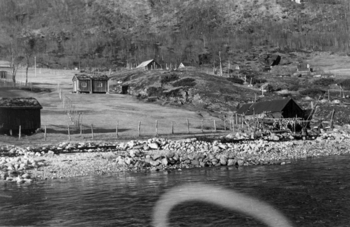 Eksempel på Norsk bosetting, Rånå i Grindfjord, fotografert før august 1959.