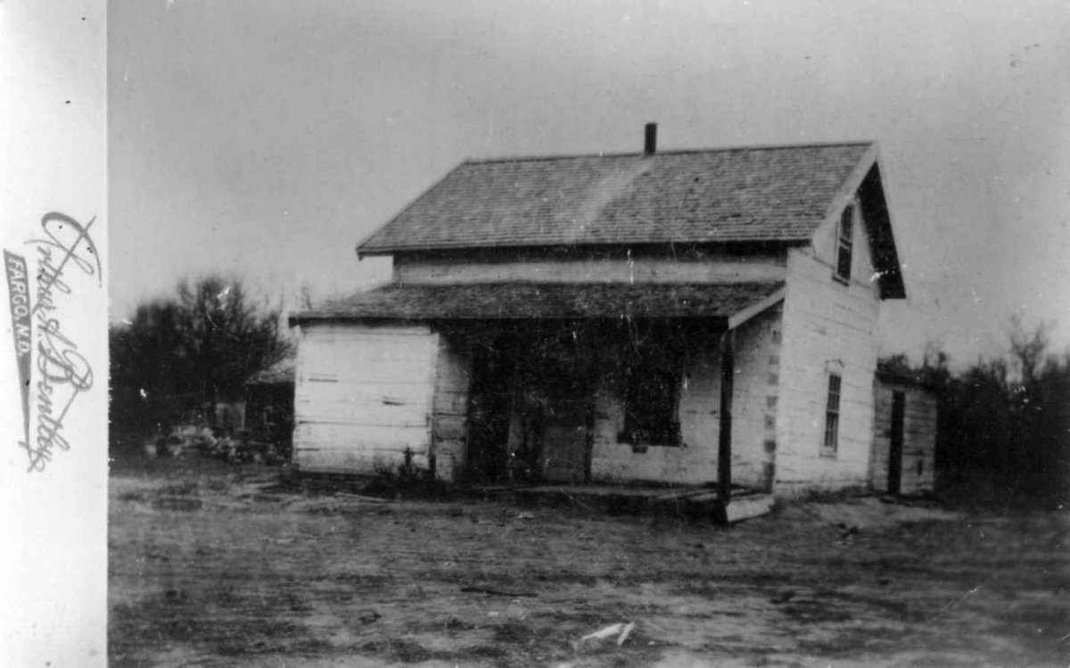 Peder Borderuds Log Cabin