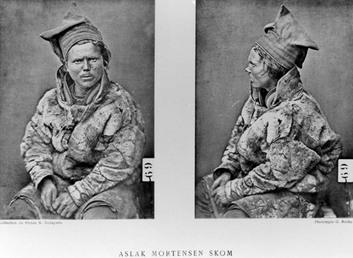 Roland Bonaparte sin samling. 
Portrett av Aslak Mortensen Skum. Inngår i Bonapartes sameportretter som nr. 69. 
Innsendt kommentar: Aslak Mortensen Skum var gift med Anna Henriksdatter Sara, gift palmesøndag 1815. Hun var en av de dømte under Kautokeino opprøret, Hun ble dømt til livsvarig straffearbeid for sin medvirkning under opprøret.

Bonaparte