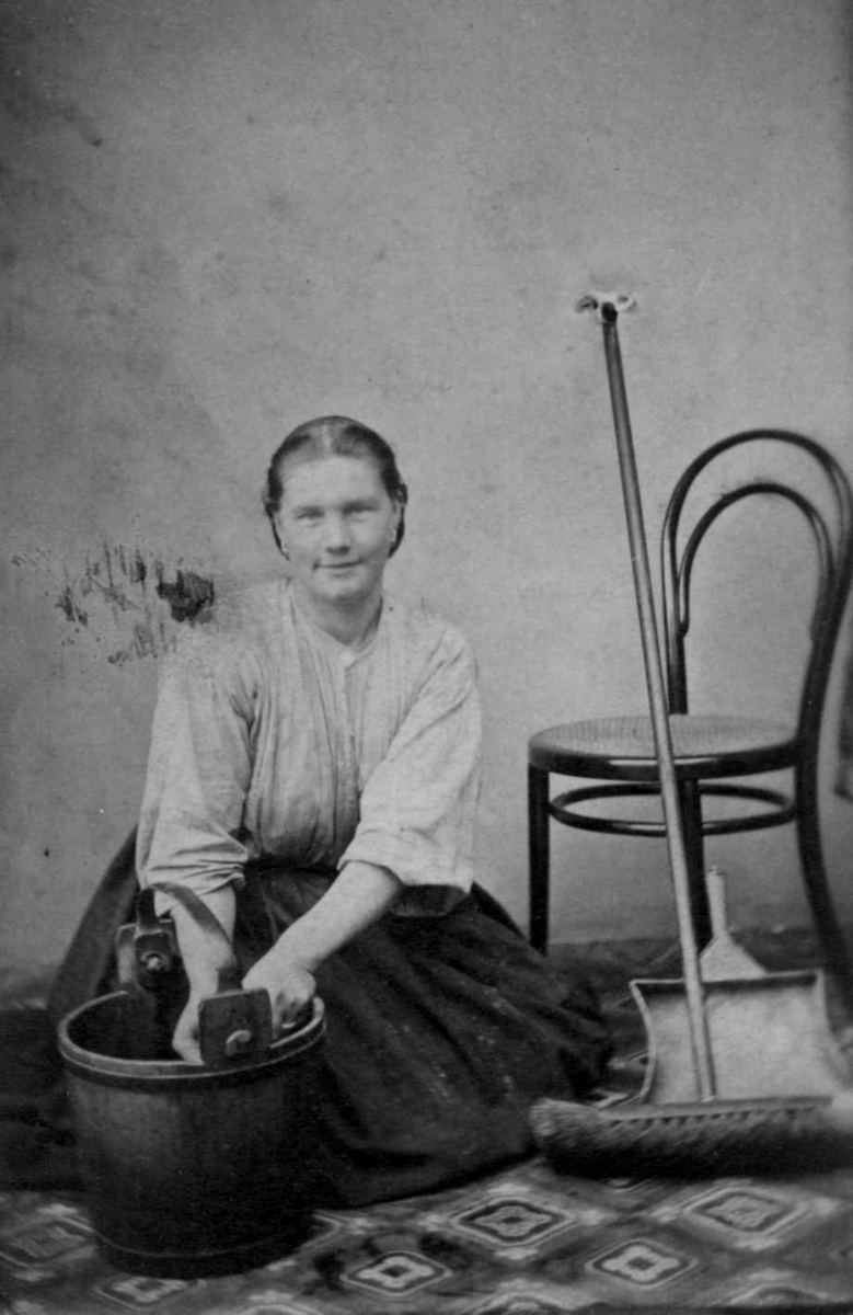 Tjenestepike, Tjenestefolk.