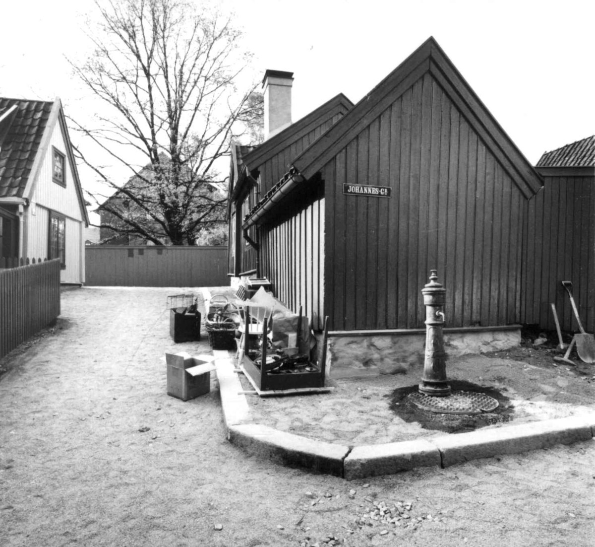 Enerhaugen under oppførelse på Norsk folkemuseum, 1968 - 69.